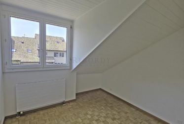 Au coeur du village de Meinier, joli 4.0 pièces traversant et très calme