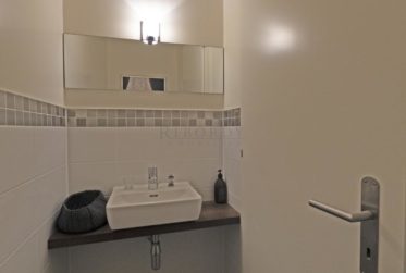 Idéalement placé à Carouge, superbe appartement contemporain de 115 m2 avec terrasse et balcon, meublé
