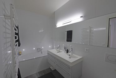 Idéalement placé à Carouge, superbe appartement contemporain de 115 m2 avec terrasse et balcon, meublé
