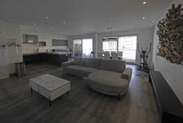 Idéalement placé à Carouge, superbe appartement contemporain de 115 m2 avec terrasse et balcon, meublé