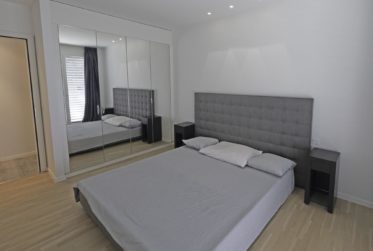 Idéalement placé à Carouge, superbe appartement contemporain de 115 m2 avec terrasse et balcon, meublé