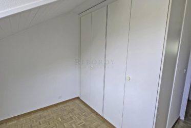 Au coeur du village de Meinier, joli 4.0 pièces traversant et très calme