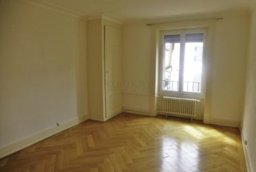 *** SIGNATURE ACTE DE VENTE LE 20 JUIN 2025 *** Saint-Jean - Appartement de 3 pièces au 3ème, calme, lumineux, balcon, charme