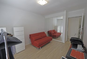 Idéalement placé à Carouge, superbe appartement contemporain de 115 m2 avec terrasse et balcon, meublé