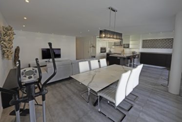 Idéalement placé à Carouge, superbe appartement contemporain de 115 m2 avec terrasse et balcon, meublé