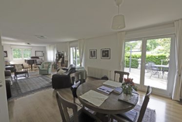 Versoix, idéalement située, belle et spacieuse villa individuelle profitant de verdure et intimité
