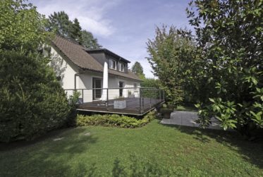 Versoix, idéalement située, belle et spacieuse villa individuelle profitant de verdure et intimité