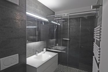 A VENDRE - Montreux-Veytaux, Superbe appartement contemporain de 3.5 pièces en bord de lac, avec terrasse et vue spectaculaire