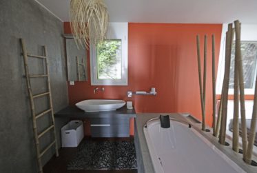 A VENDRE - Montreux-Veytaux, Superbe appartement contemporain de 3.5 pièces en bord de lac, avec terrasse et vue spectaculaire