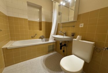 Grand 2.5 pièces de caractère, rénové, au coeur de la vieille ville de Sion