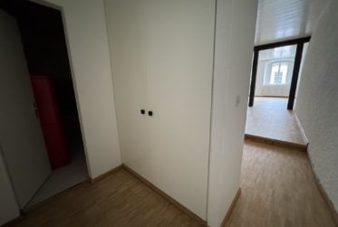 Grand 2.5 pièces de caractère, rénové, au coeur de la vieille ville de Sion