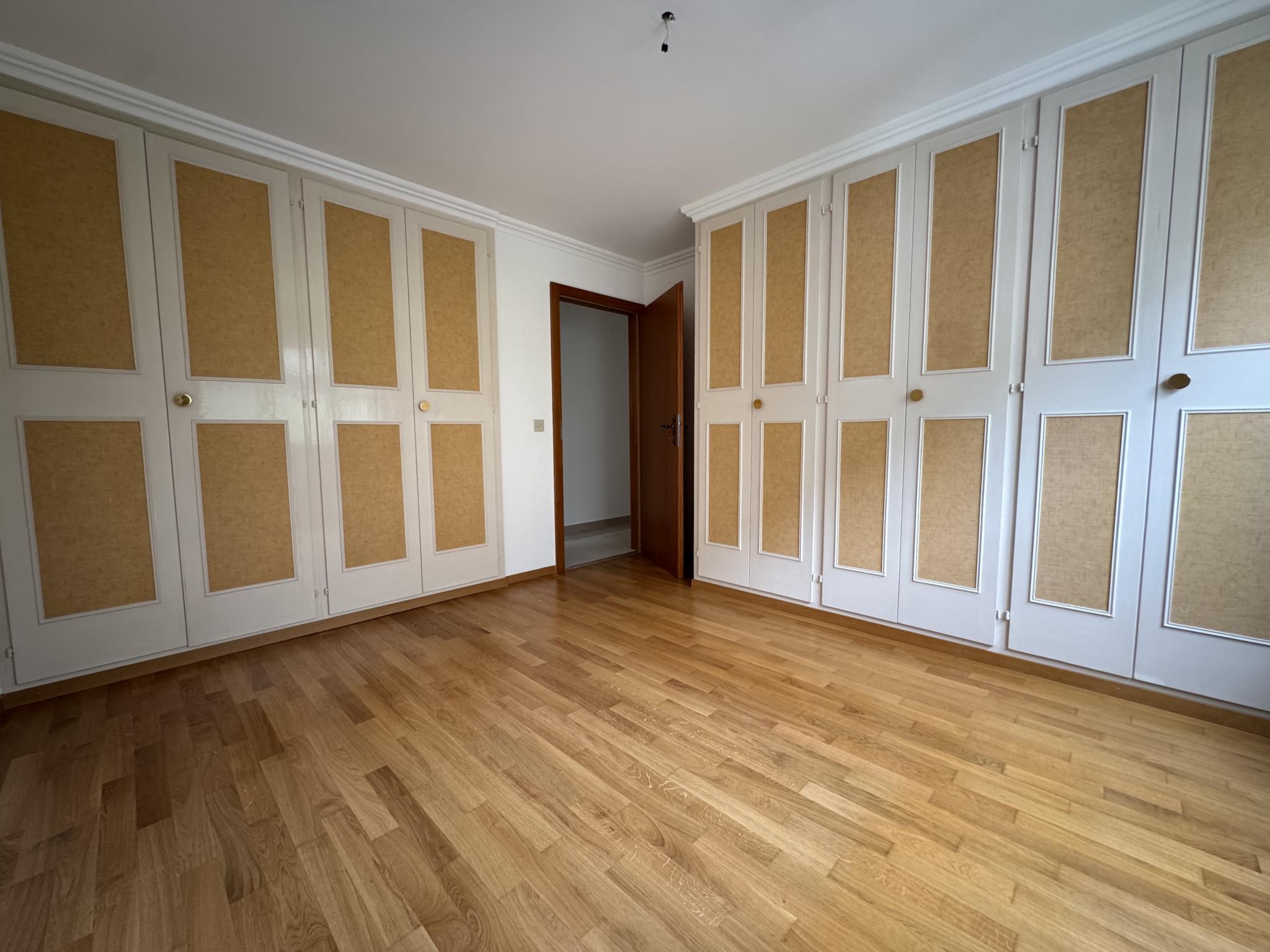 Beau et spacieux 3.5 pièces au calme avec deux grands balcons proche hôpital