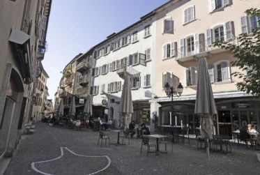 Grand 2.5 pièces de caractère, rénové, au coeur de la vieille ville de Sion