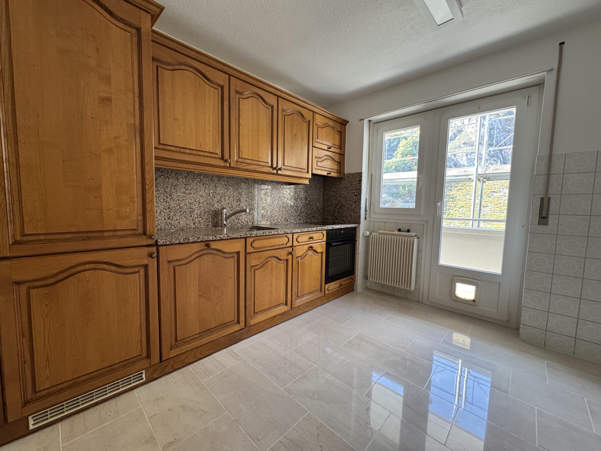 Beau et spacieux 3.5 pièces au calme avec deux grands balcons proche hôpital