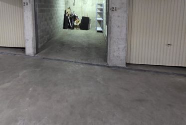GRAND SACONNEX ! box simple dans garage souterrain avec accès sécurisé via porte métallique automatique