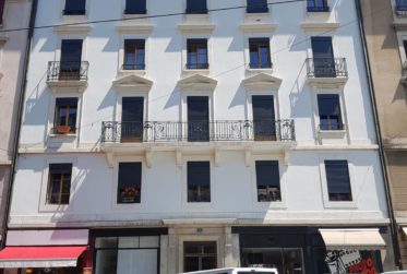 Arcade idéalement située sise Rue de Carouge !