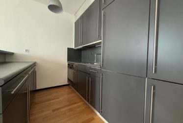 Beau 2.5 pièce à la place Centrale, Martigny