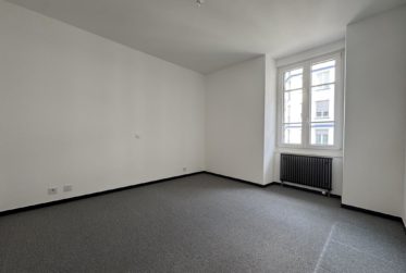 Beau 2.5 pièce à la place Centrale, Martigny