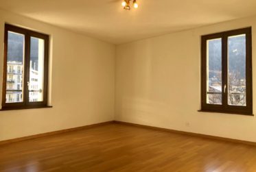 Bel appartement en plein centre de Martigny dans immeuble de charme.