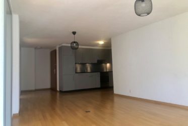Bel appartement en plein centre de Martigny dans immeuble de charme.