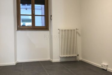 Arcade idéalement située sise Rue de Carouge !