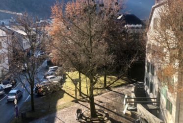 Bel appartement en plein centre de Martigny dans immeuble de charme.