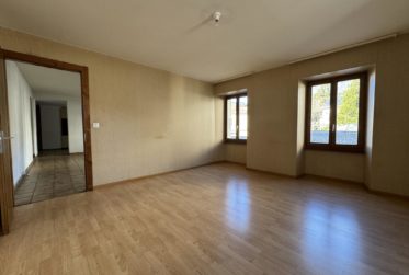 Spacieux 2.5 pièces proche de la Place Centrale