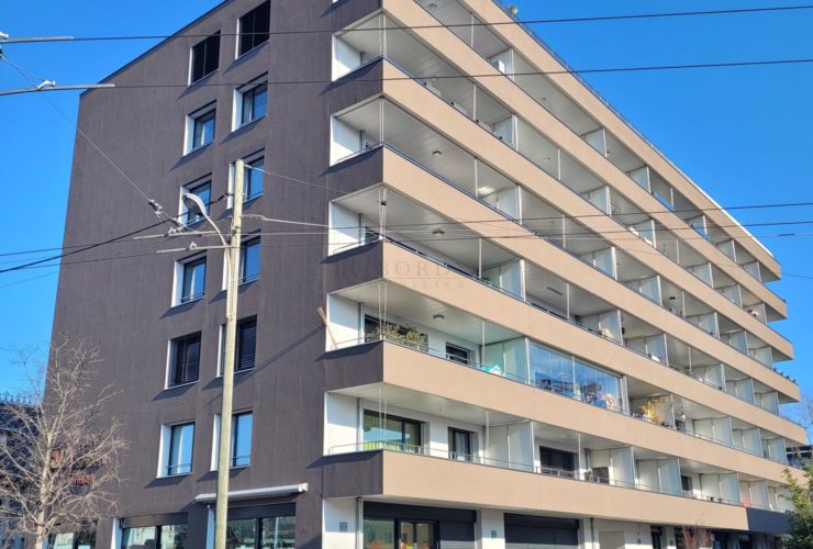 Dans résidence au Petit-Lancy, place de parc intérieure en sous-sol !