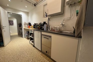 Charmante arcade commerciale en vieille ville de Sion