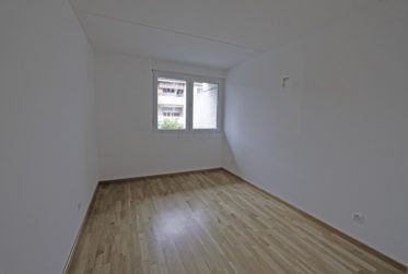 Maison jumelle avec ravissant jardin entièrement clôturé !