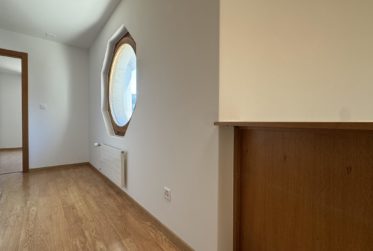 Rare: splendide villa jumelée avec cachet, magnifique terrasse et jardin.