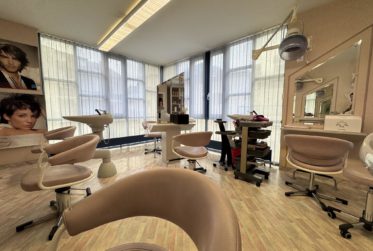 Local commercial / Salon de coiffure à la Place Centrale, Martigny