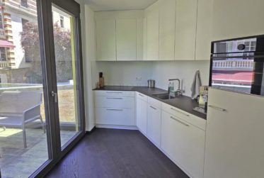 Superbe 3.0 pièces contemporain avec spacieuse terrasse, meublé
