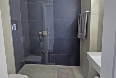 Superbe 3.0 pièces contemporain avec spacieuse terrasse, meublé