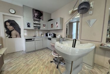 Local commercial / Salon de coiffure à la Place Centrale, Martigny