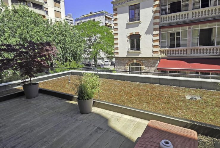Superbe 3.0 pièces contemporain avec spacieuse terrasse, meublé