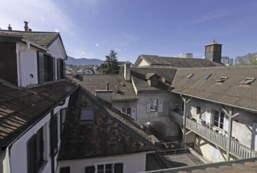 Au coeur du Vieux Carouge, appartement de 67 m2 PPE sous les toits