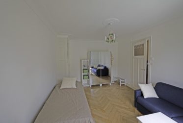 Joli 2 pièces au dernier étage avec balcon...